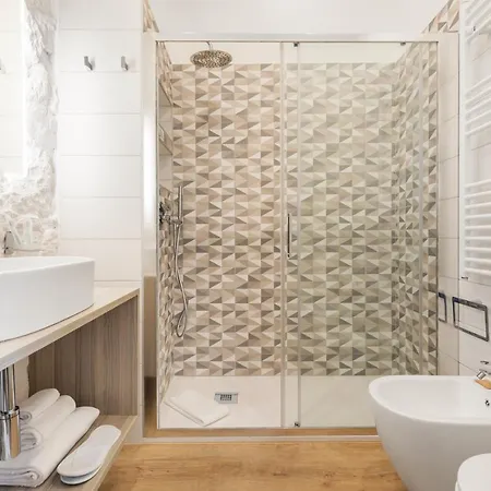 Adelante Piazza Bologna Bed & Breakfast